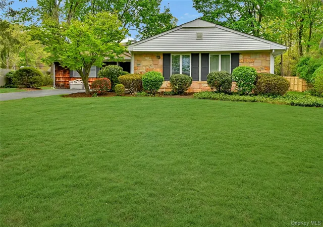 4th image of 54 Marwood Pl, Brookhaven, NY 11790 | MLS# 989033