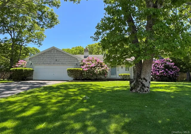 Photo 2 of Sale Pending at 11 White Birch Trl, Southampton, NY 11942 | MLS# 989050 | Listing updated on 2026-09-04
