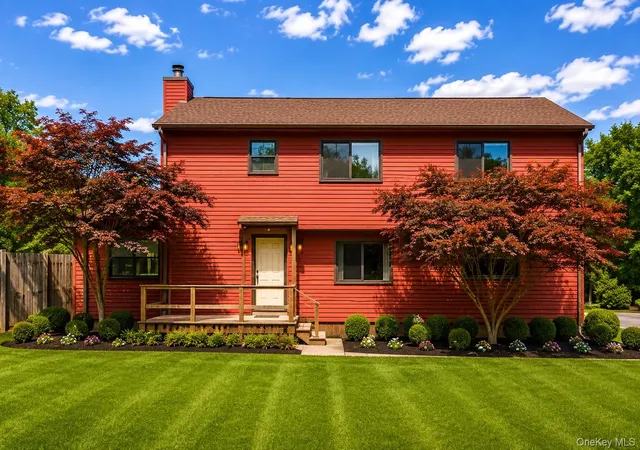 Photo 1 of Single family home for sale at 4 Mack Pl, Monroe, NY 10950 | MLS# 989071 | Listing updated on 2026-06-28