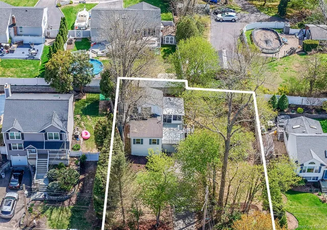Photo 3 of Single family home for sale at 93 Maple Rd, Kings Park, NY 11754 | MLS# 989075 | Listing updated on 2026-09-01