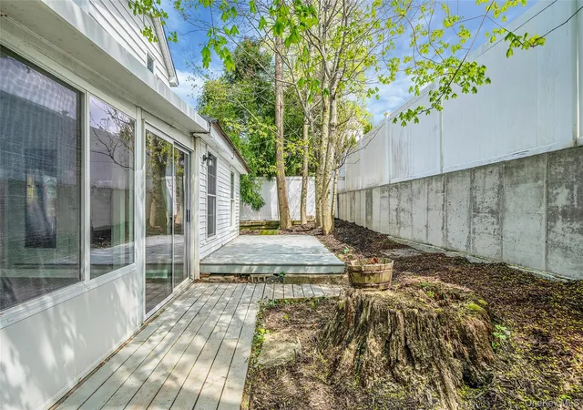 Photo 4 of Single family home for sale at 93 Maple Rd, Kings Park, NY 11754 | MLS# 989075 | Listing updated on 2026-09-01