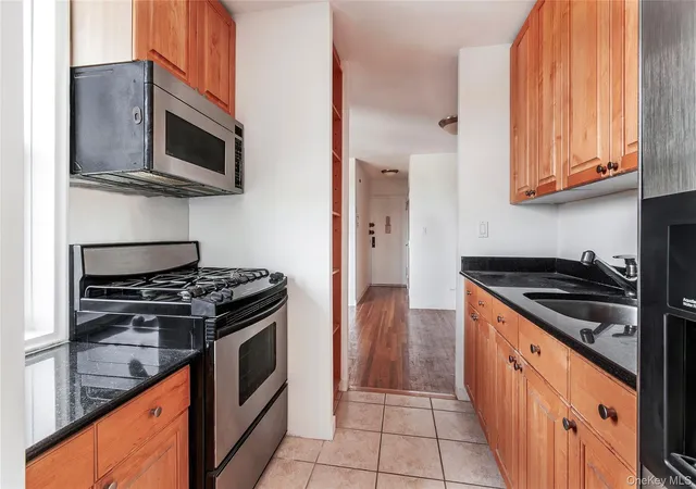 5th image of 525 W 236Th St #6A, Bronx, NY 10463 | MLS# 989086