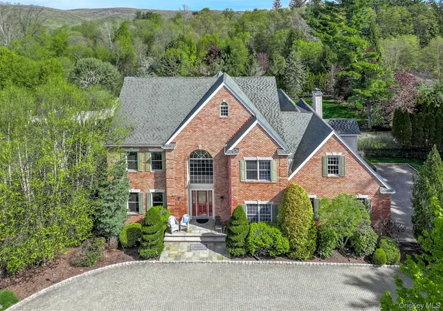 3rd image of 4 Birdie Dr, Suffern, NY 10901 | MLS# 989093