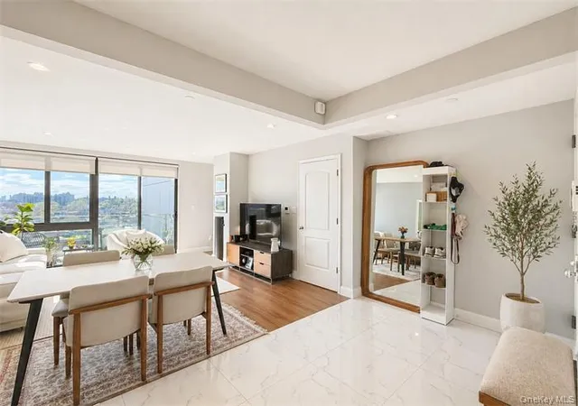 3rd image of 4511 82Nd St, New York, NY 11373
