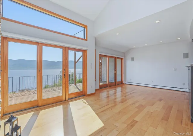 Listing Photo 4 - Condo for sale in building located at 739 Hewitt Ln, New Windsor, NY 12553