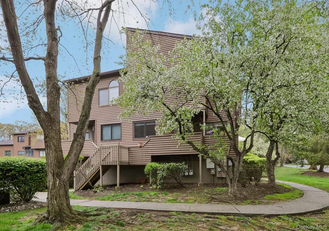 Photo 3 of Sale Pending at 28 Tulip Ct #28 IN BLDG 3, Clarkstown, NY 10954 | MLS# 989158 | Listing updated on 2026-05-30