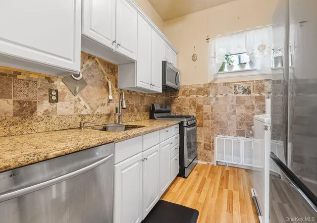Photo 5 of Sale Pending at 37 Fieldstone #B1, Hartsdale, NY 10530 | MLS# 989171 | Listing updated on 2026-06-22