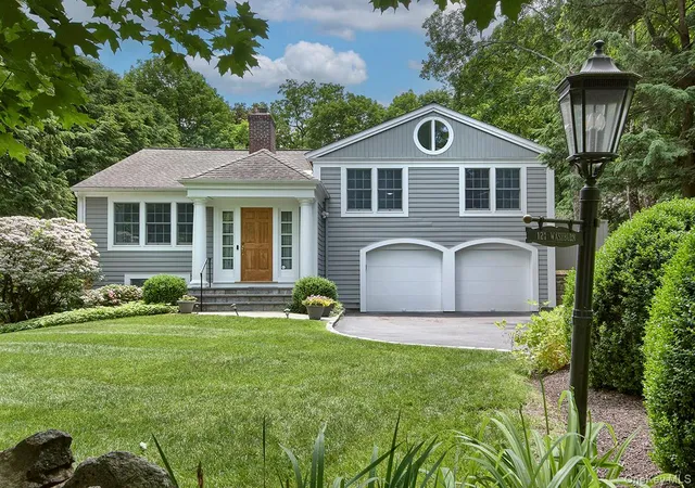 Photo 2 of Sale Pending at 121 Washburn Rd, Briarcliff Manor, NY 10510 | MLS# 989231 | Listing updated on 2026-05-16