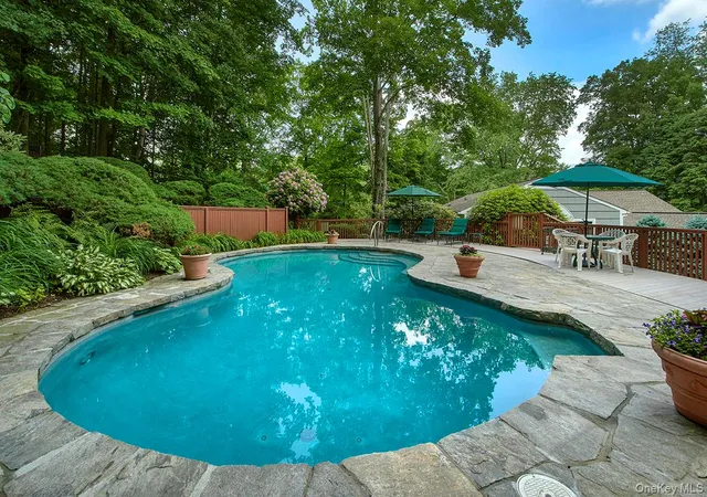 Photo 3 of Sale Pending at 121 Washburn Rd, Briarcliff Manor, NY 10510 | MLS# 989231 | Listing updated on 2026-05-16