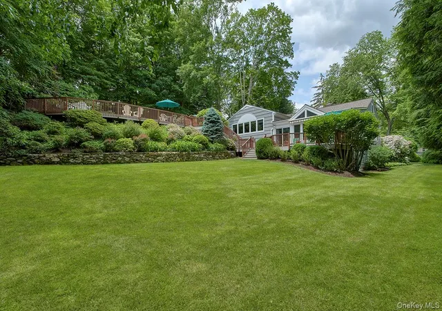 Photo 4 of Sale Pending at 121 Washburn Rd, Briarcliff Manor, NY 10510 | MLS# 989231 | Listing updated on 2026-05-16