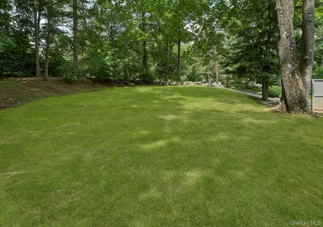 Photo 41 of Sale Pending at 121 Washburn Rd, Briarcliff Manor, NY 10510 | MLS# 989231 | Listing updated on 2026-05-16