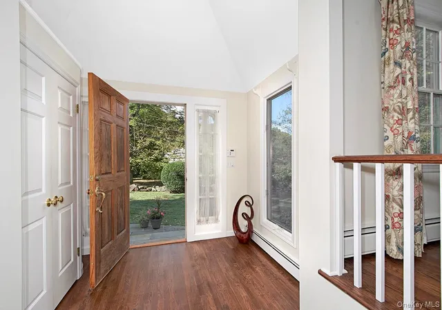 Photo 5 of Sale Pending at 121 Washburn Rd, Briarcliff Manor, NY 10510 | MLS# 989231 | Listing updated on 2026-05-16