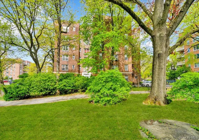 1st image of 2600 Henry Hudson Pkwy, New York, NY 10463