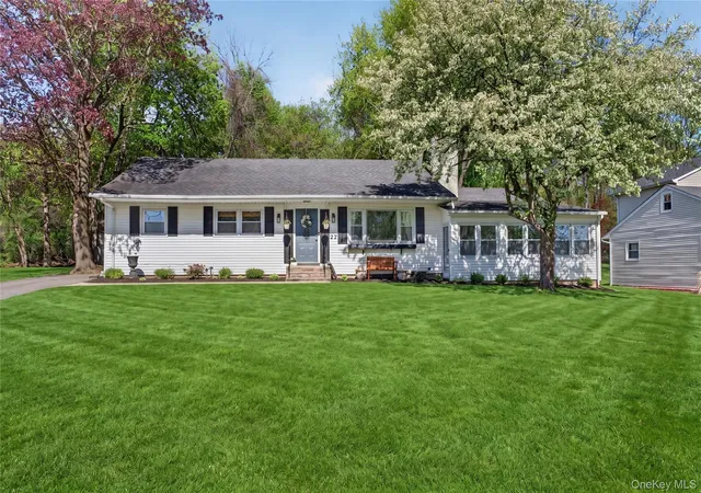 Photo 2 of Single family home for sale at 27 High Hl Ave, Warwick (town), NY 10990 | MLS# 989269 | Listing updated on 2026-09-16