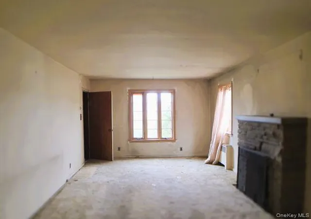 Photo 2 of Sale Pending at 3231 Waterbury Ave, New York, NY 10465 | MLS# 989283 | Listing updated on 2026-05-18
