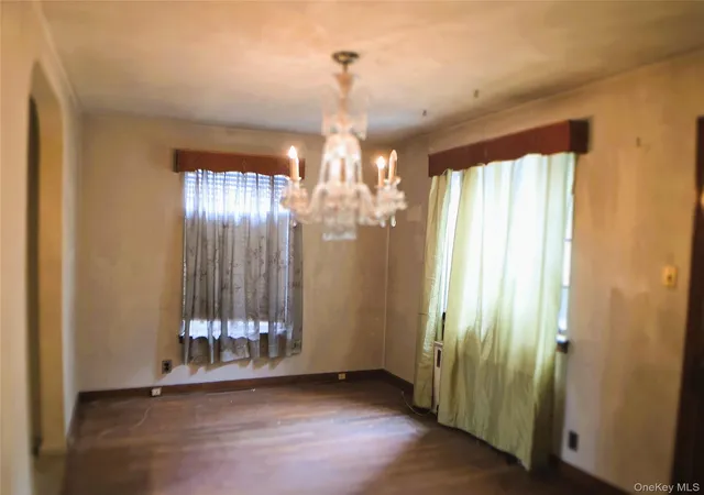 Photo 3 of Sale Pending at 3231 Waterbury Ave, New York, NY 10465 | MLS# 989283 | Listing updated on 2026-05-18