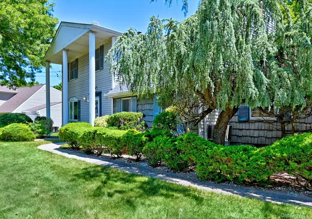 4th image of 21 Aspen St, Port Jefferson Station, NY 11776 | MLS# 989293