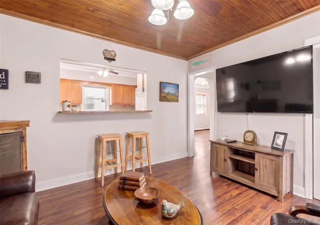 5th image of 228 W Riviera Dr, Babylon, NY 11757 | MLS# 989295