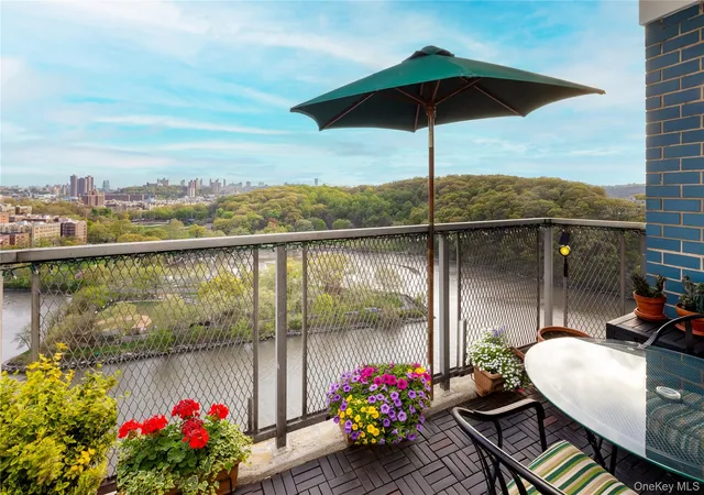 4th image of 2400 Johnson Ave #12F, Bronx, NY 10463 | MLS# 989333