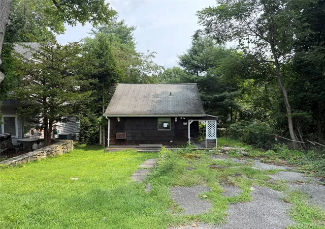 Photo 1 of Single family home for sale at 6 N Shenorock Dr, Somers, NY 10598 | MLS# 989336 | Listing updated on 2026-08-28
