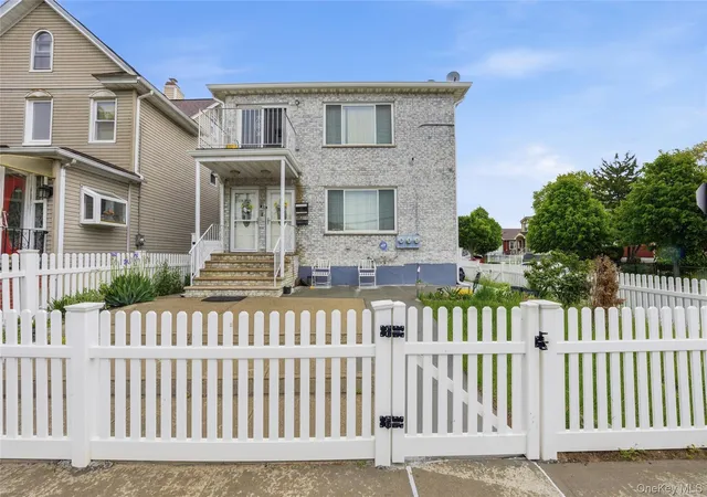 1st image of 220 19 146th Ave, Springfield Gardens, NY 11413 | MLS# 989349