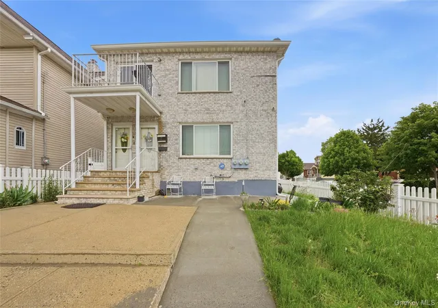 2nd image of 220 19 146th Ave, Springfield Gardens, NY 11413 | MLS# 989349