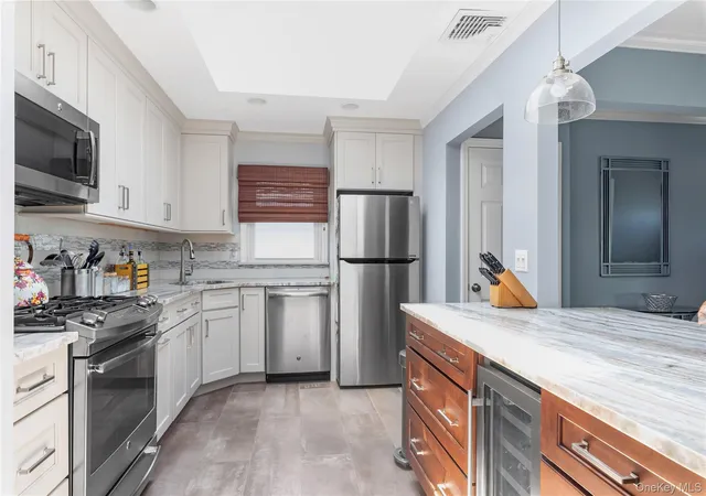 5th image of 1107 Little Neck Ave, Hempstead, NY 11710 | MLS# 989355