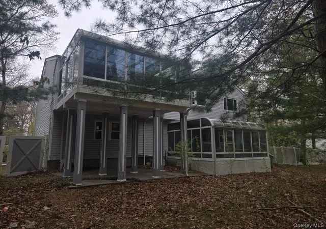 3rd image of 25 Pinecone Ln, Islandia, NY 11749 | MLS# 989406