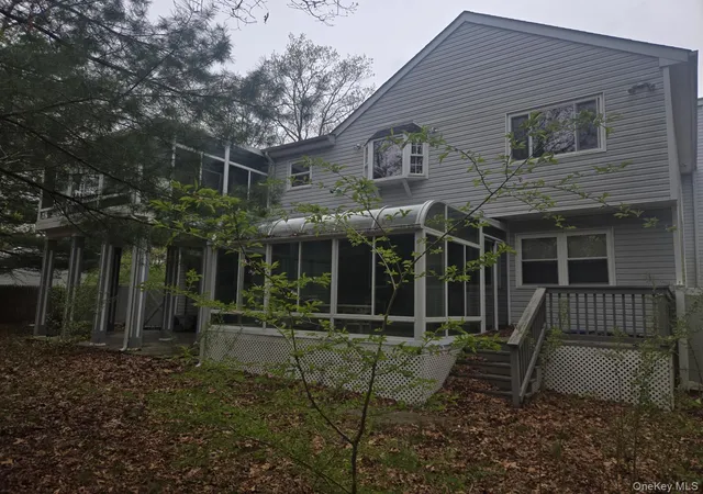 4th image of 25 Pinecone Ln, Islandia, NY 11749 | MLS# 989406