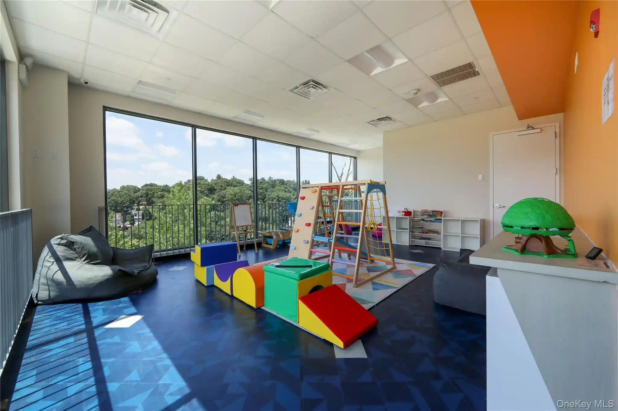 Listing Photo 23 - Condo for sale in 701 Ridge Hl Blvd located at 701 Ridge Hl Blvd, Yonkers, NY 10710 - Unit #9C