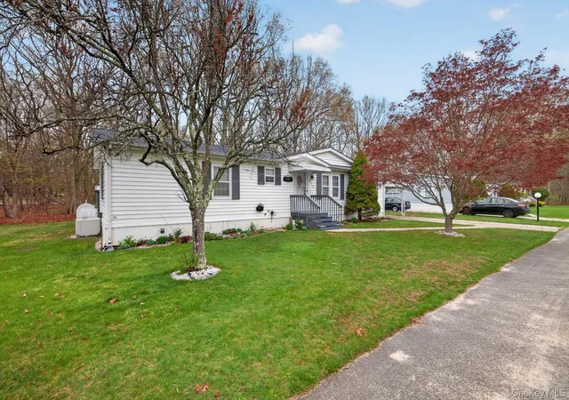 2nd image of 638 Fresh Pond Ave, Riverhead, NY 11933