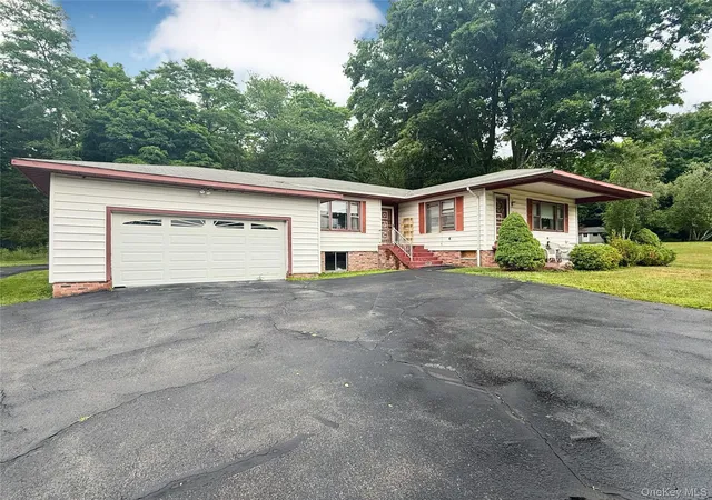 Homes for sale in Union Vale, NY | 646 Oak Summit Rd, Union Vale, NY 12545 | MLS# 989487