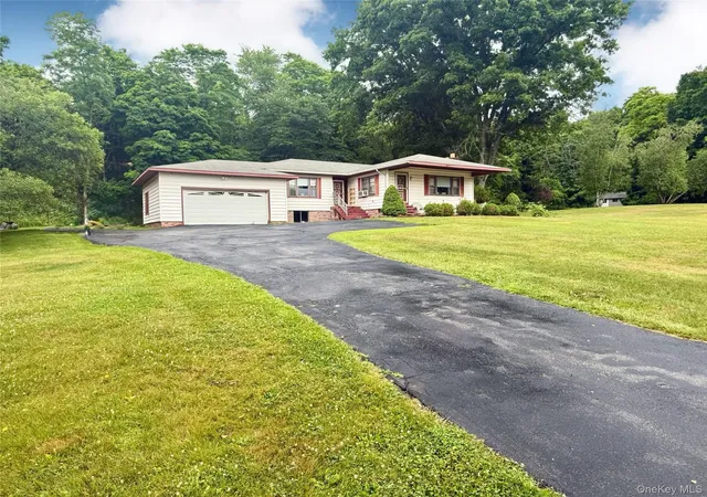 Homes for sale in Union Vale, NY | 646 Oak Summit Rd, Union Vale, NY 12545 | MLS# 989487