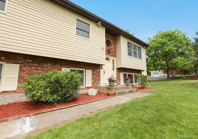 2nd image of 12 Carnation Dr, Nanuet, NY 10954 | MLS# 989493