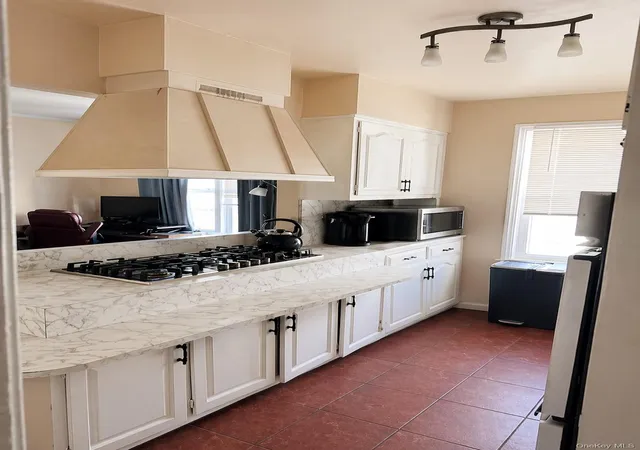 Photo 3 of Sale Pending at 5846 206th Street, Oakland Gardens, NY 11364 | MLS# 989508 | Listing updated on 2026-07-24