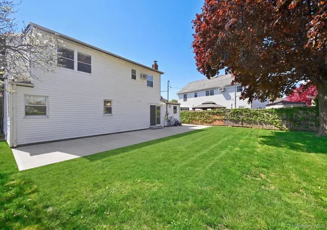 4th image of 440 Cole Pl, Oyster Bay, NY 11714 | MLS# 989530