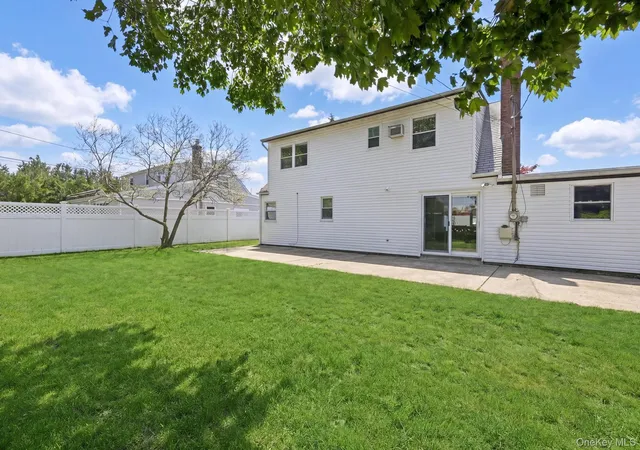 5th image of 440 Cole Pl, Oyster Bay, NY 11714 | MLS# 989530