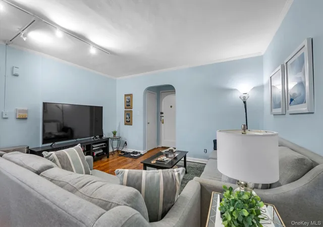 3rd image of 58 Grace Ave, Great Neck, NY 11030