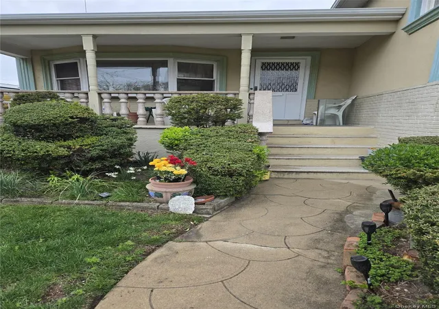 Photo 2 of Sale Pending at 2544 Bayswater Ave, New York, NY 11691 | MLS# 989563 | Listing updated on 2026-05-18