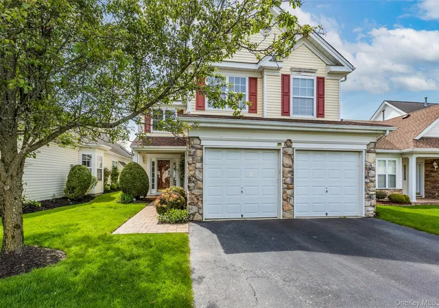 Photo 1 of Single family home for sale at 6 Julia Cir #6, Brookhaven, NY 11953 | MLS# 989571 | Listing updated on 2026-09-05