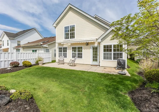 Photo 5 of Single family home for sale at 6 Julia Cir #6, Brookhaven, NY 11953 | MLS# 989571 | Listing updated on 2026-09-05