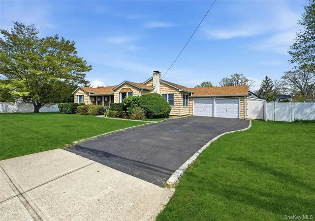4th image of 27 Halsey St, Islandia, NY 11749 | MLS# 989612