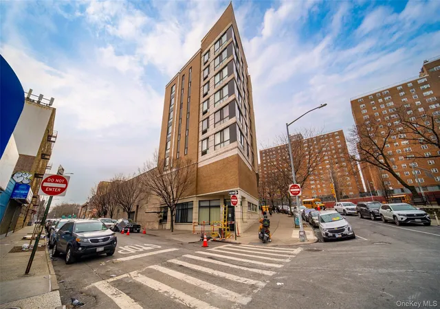 Photo 2 of Sale Pending at 150 Featherbed Ln #4B, New York, NY 10452 | MLS# 989691 | Listing updated on 2026-09-20