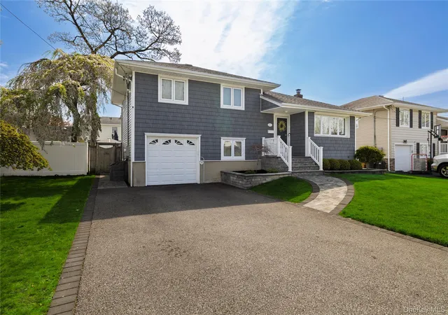 1st image of 17 6th Ave, Oyster Bay, NY 11762 | MLS# 989719