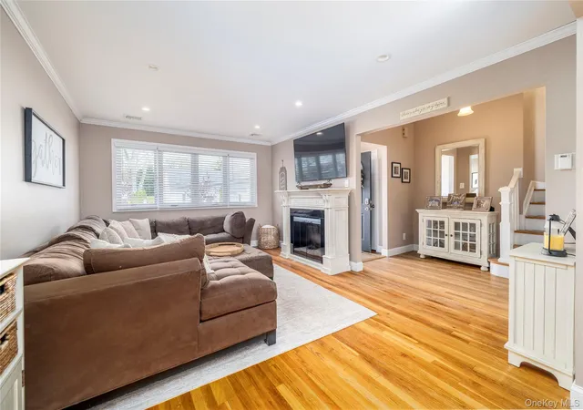 4th image of 17 6Th Ave, Oyster Bay, NY 11762 | MLS# 989719