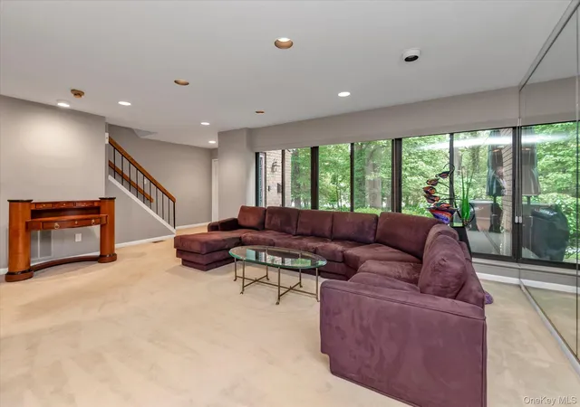 4th image of 41 Spring Holw, Roslyn, NY 11576 | MLS# 989748