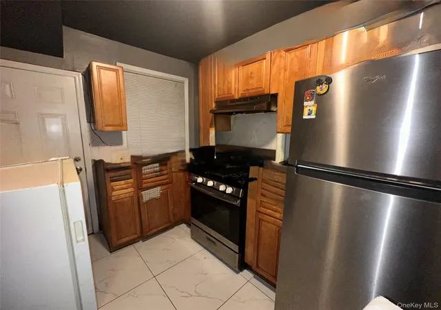 Photo 3 of Sale Pending at 14141 255th Street, New York, NY 11422 | MLS# 989754 | Listing updated on 2026-06-21