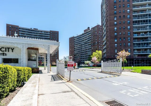 2nd image of 61 45 98th St #14K, Rego Park, NY 11374 | MLS# 989756