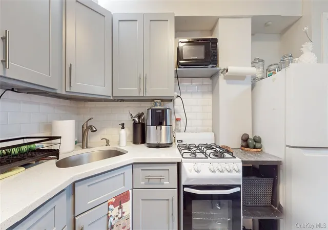 4th image of 79-29 Kneeland Ave, New York, NY 11373 | MLS# 989759