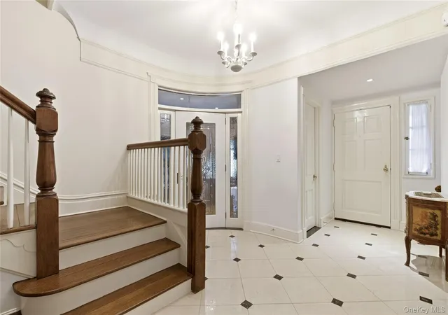 Photo 3 of Single family home for sale at 89 Duck Pond Rd, Glen Cove, NY 11542 | MLS# 989807 | Listing updated on 2026-07-02